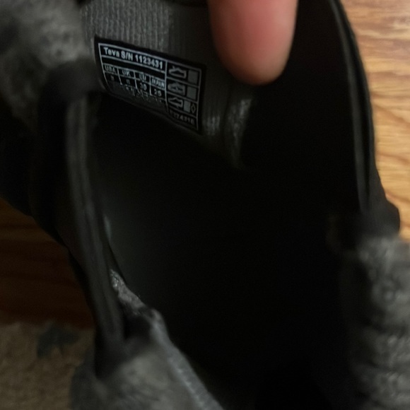 New Teva Ember Mid Boot Quilted Black Womens 8 - Picture 14 of 15